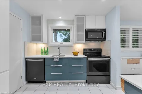 9 ELAINE Crt, St. Catharines, ON L2N 6S1