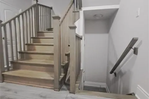 94 SUNSET Way, Thorold, ON L2V 0C8