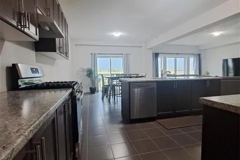 94 SUNSET Way, Thorold, ON L2V 0C8