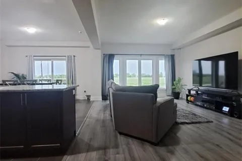 94 SUNSET Way, Thorold, ON L2V 0C8