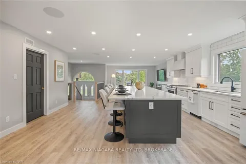 10513 WILLOUGHBY Dr, Niagara Falls, ON L2G 0W7