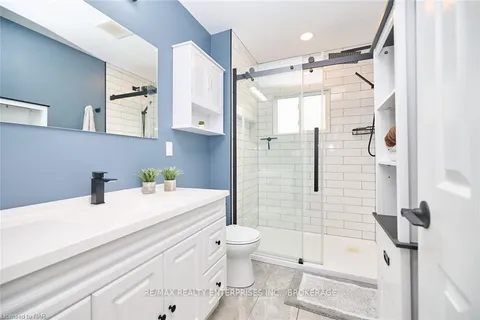 12 FAIRBURN Ave, St. Catharines, ON L2T 1B2