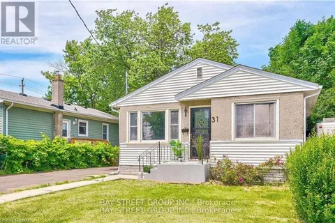 31 WARREN Rd, St. Catharines, ON L2P 1K7
