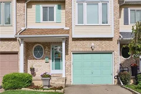 102 WOODSIDE Sq, Pelham, ON L0S 1E4