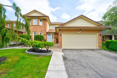 46 FORTURA Crt, Thorold, ON L2V 4Y1