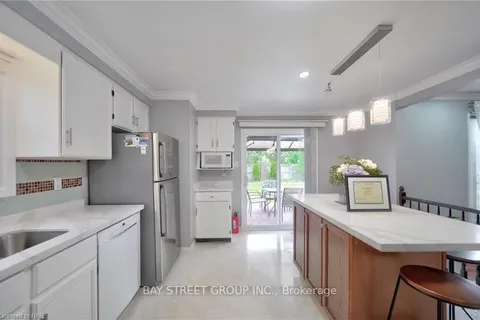 46 FORTURA Crt, Thorold, ON L2V 4Y1