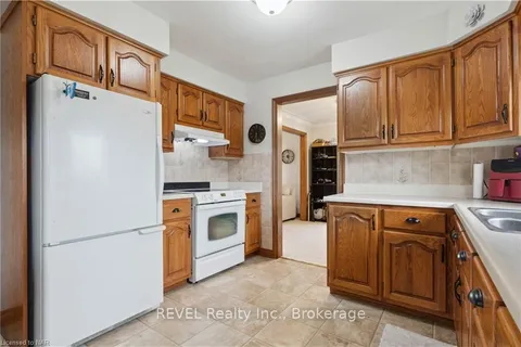 126 COLBECK Dr, Welland, ON L3C 7B2