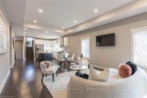 3217 DORCHESTER Rd, Niagara Falls, ON L2J 2Z9