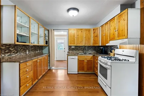 10567 MAPLEWOOD Dr, Wainfleet, ON L3K 5V4