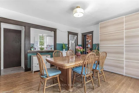 42 BERTIE St, Fort Erie, ON L2A 1X7