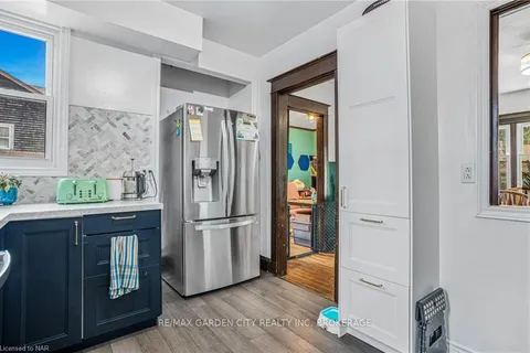 42 BERTIE St, Fort Erie, ON L2A 1X7