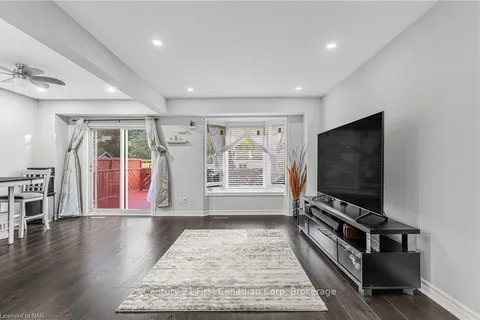 201 WINDSOR St, Welland, ON L3C 7E3