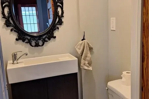 4627 SIMCOE St, Niagara Falls, ON L2E 1V4