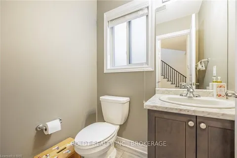 10 BERGENSTEIN Cres, Pelham, ON L0S 1E0