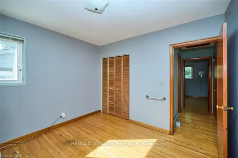 4491 ELMWOOD Ave, Niagara Falls, ON L2E 6H1