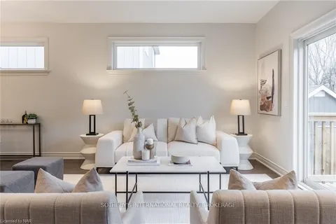 10 SUMMERHAYES Dr, Niagara-on-the-Lake, ON L0S 1T0