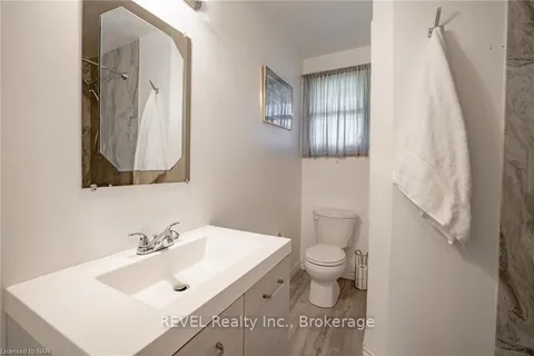 11 RENDALE Ave, St. Catharines, ON L2M 6E9