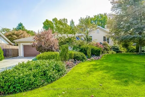 356 DORCHESTER St, Niagara-on-the-Lake, ON L0S 1J0