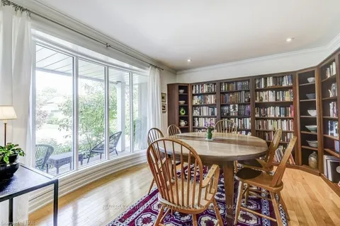 356 DORCHESTER St, Niagara-on-the-Lake, ON L0S 1J0