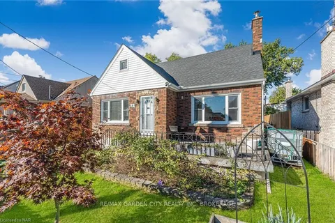 548 WRIGHT St, Welland, ON L3B 2K5
