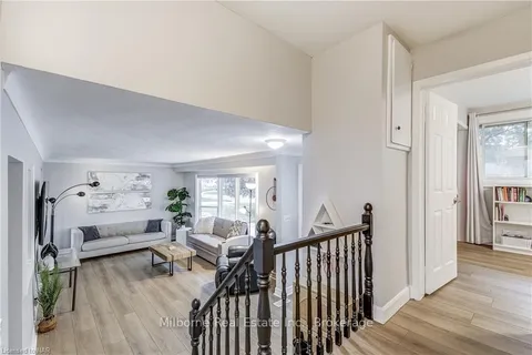 5 CINDY Dr, St. Catharines, ON L2M 6J8