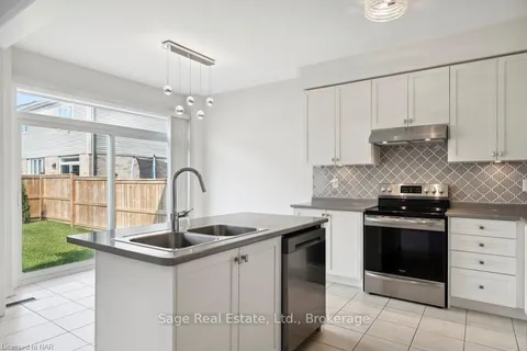 5 LEGACY Lane, Thorold, ON L3B 0G7