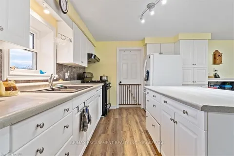 4872 REGIONAL ROAD 20, West Lincoln, ON L0R 1Y0