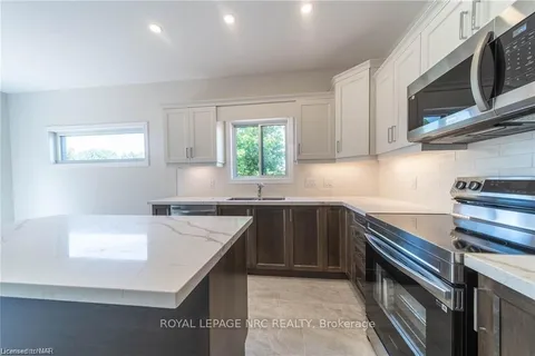 427 VINE St, St. Catharines, ON L2M 3S6