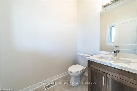 427 VINE St, St. Catharines, ON L2M 3S6