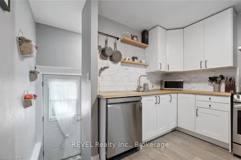 110 BEECH St, St. Catharines, ON L2R 2B9