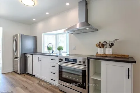 17 CONWAY PLACE EAST Pl, Fort Erie, ON L0S 1B0