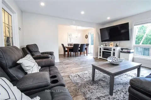 29 CAPRI St, Thorold, ON L2V 4W7