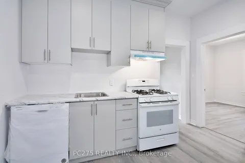 109 Mary St, Sarnia, ON N7T 1Y5