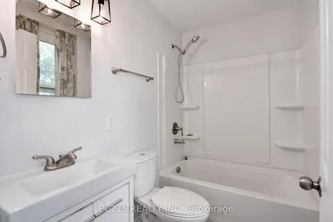 109 Mary St, Sarnia, ON N7T 1Y5