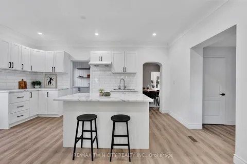 102 Grand River Ave, Brantford, ON N3T 4X4