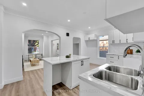 102 Grand River Ave, Brantford, ON N3T 4X4