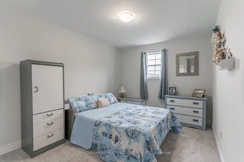 61 Quinn Forest Dr, Bracebridge, ON P1L 0C8