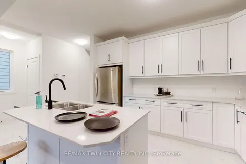 155 JULIE Cres, London, ON N5X 3X4