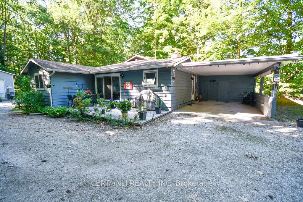 223 Ontario St, Lambton Shores, ON N0M 1T0