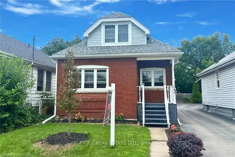 145 Weir St, Hamilton, ON L8H 5G1