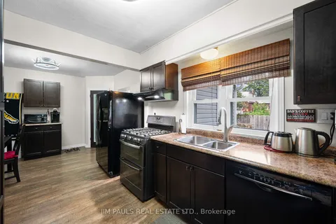 145 Weir St, Hamilton, ON L8H 5G1