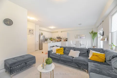 165 Sonoma Lane, Hamilton, ON L8E 0J9