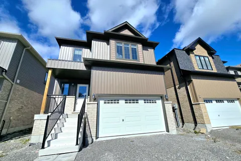 18 Hillcroft Way, Kawartha Lakes, ON K0M 1A0