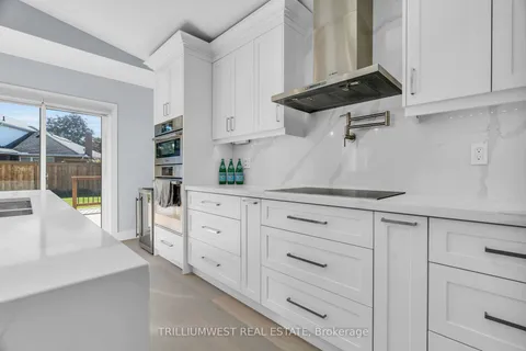 5 Brookhaven Crt, Guelph, ON N1G 4C2