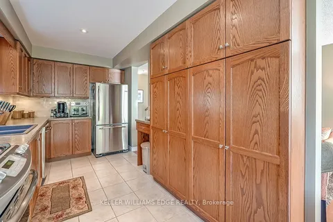 60 Valridge Dr, Hamilton, ON L9G 4Y7