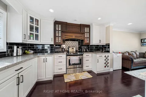 118 Barons Ave, Hamilton, ON L8H 5A7
