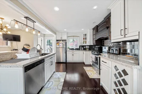 118 Barons Ave, Hamilton, ON L8H 5A7