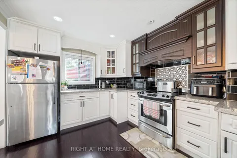 118 Barons Ave, Hamilton, ON L8H 5A7