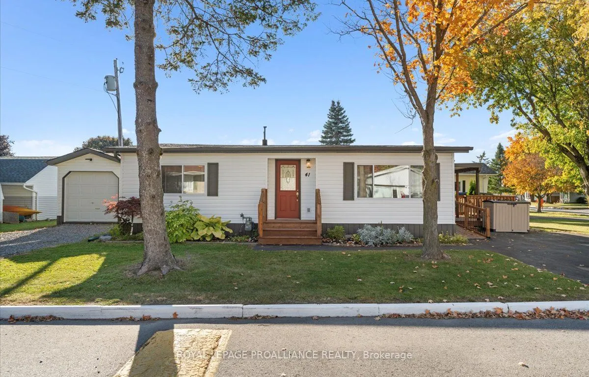 41 Linden Blvd, Quinte West, ON K8N 4Z3
