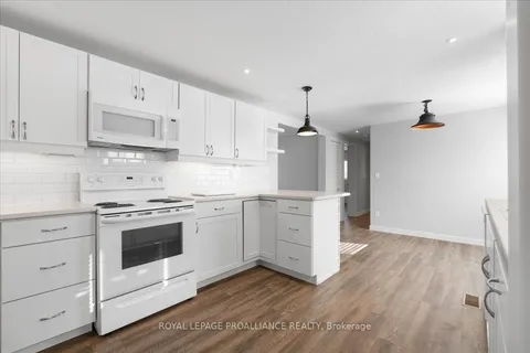 41 Linden Blvd, Quinte West, ON K8N 4Z3